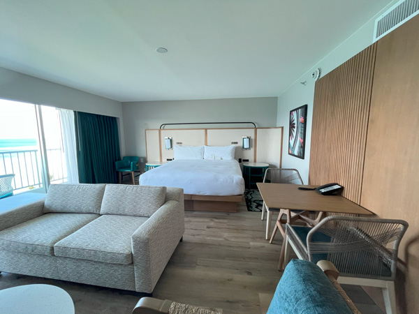 ジュニアスイートの室内3